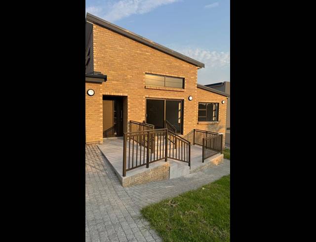 3 BEDROOM TOWNHOUSE FOR SALE IN DANA BAY